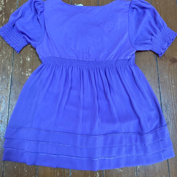 ECI New York | Blouse with Flower Detail - Picture 2 of 6